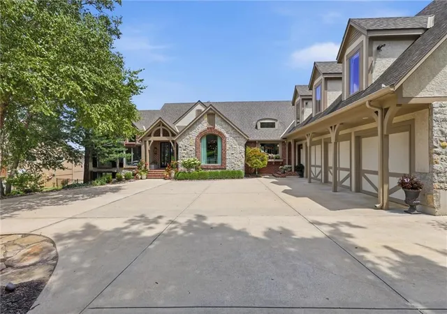 Photo 3 of Single family home for sale at 206 S Shore Dr, Greenwood, MO 64034 | MLS# 2616270 | Listing updated on 2026-07-24