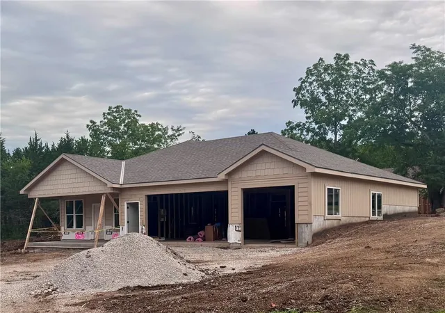 Homes for sale in De Soto, KS | 8675 Eagle Creek Dr, De Soto, KS 66018 | MLS# 2616272