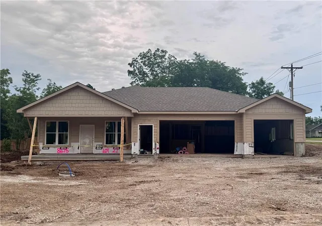 Homes for sale in De Soto, KS | 8675 Eagle Creek Dr, De Soto, KS 66018 | MLS# 2616272