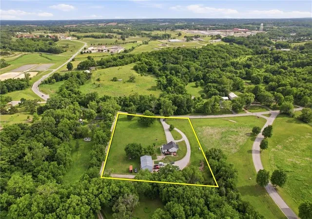 Homes for sale in Lansing, KS | 964 N Hwy 5 N/a, Lansing, KS 66043 | MLS# 2616277