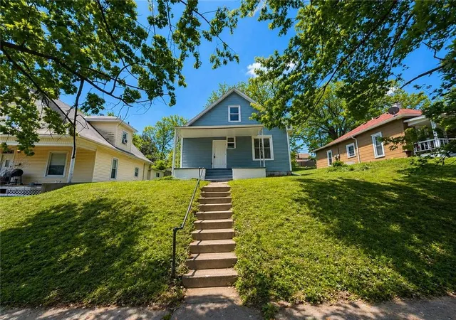 Homes for sale in Saint Joseph, MO | 3014 Olive St, Saint Joseph, MO 64507 | MLS# 2616305