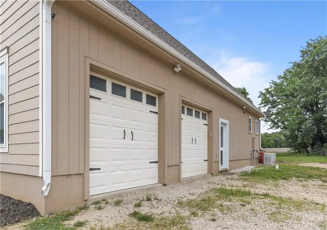 Photo 4 of Sale Pending at 811 SW 1171st Road, Holden, MO 64040 | MLS# 2616335 | Listing updated on 2026-09-30