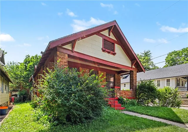 28th image of 4100 Roanoke Rd, Kansas City, MO 64111 | MLS# 2616356