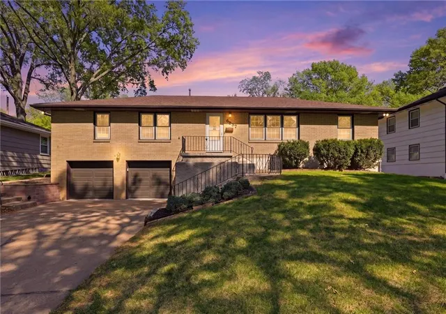 Homes for sale in Kansas City, MO | 5037 N Michigan Ave, Kansas City, MO 64118 | MLS# 2616408