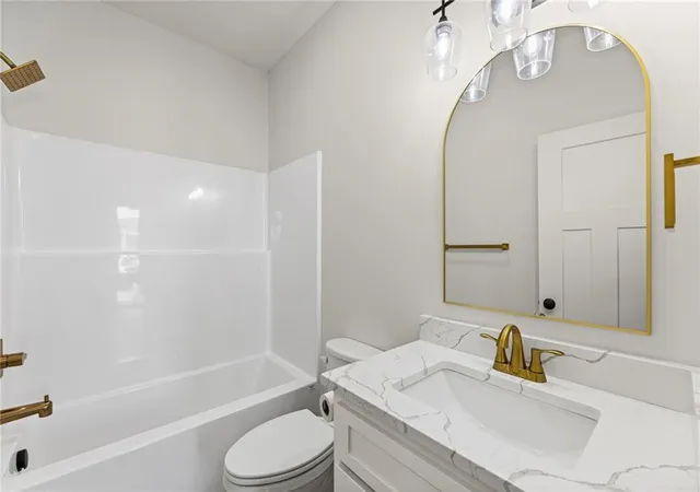 4th image of 4467 Tee Box Dr, Basehor, KS 66007 | MLS# 2616480