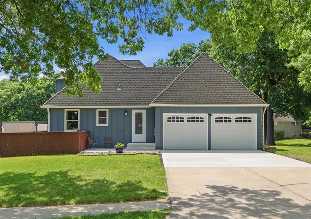 3rd image of 563 E 129Th Ter, Kansas City, MO 64145 | MLS# 2616503