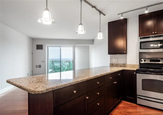 4th image of 3838 Rainbow Blvd #1411, Kansas City, KS 66103 | MLS# 2616520