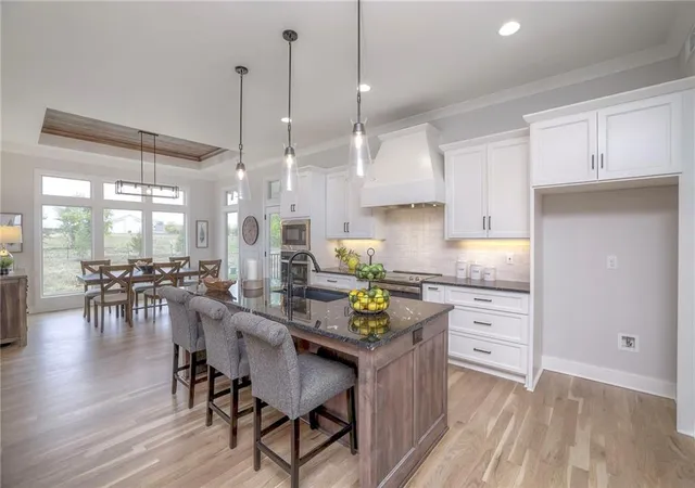 Photo 3 of Sale Pending at 13821 Westgate St, Overland Park, KS 66221 | MLS# 2616535 | Listing updated on 2026-05-04