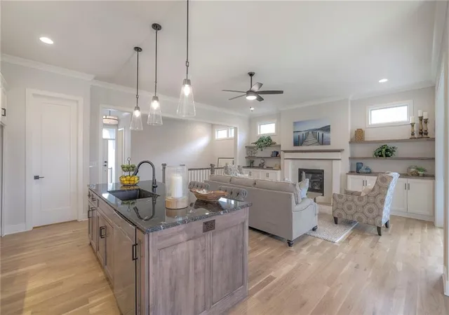 Photo 4 of Sale Pending at 13821 Westgate St, Overland Park, KS 66221 | MLS# 2616535 | Listing updated on 2026-05-04