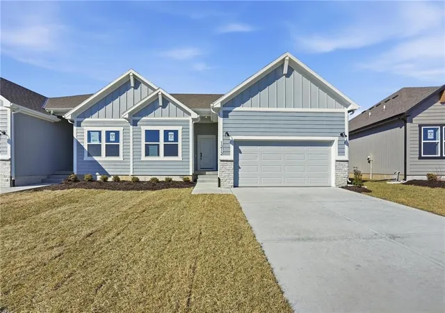 4th image of 1225 Se Windbreak Dr, Lees Summit, MO 64081 | MLS# 2616551