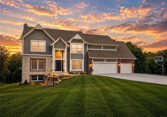 1st image of 4222 Independence Blvd, Kansas City, KS 66109 | MLS# 2616572