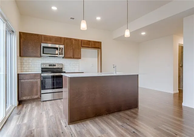 5th image of 12426 S Redwood St, Lee's Summit, MO 64086 | MLS# 2616635