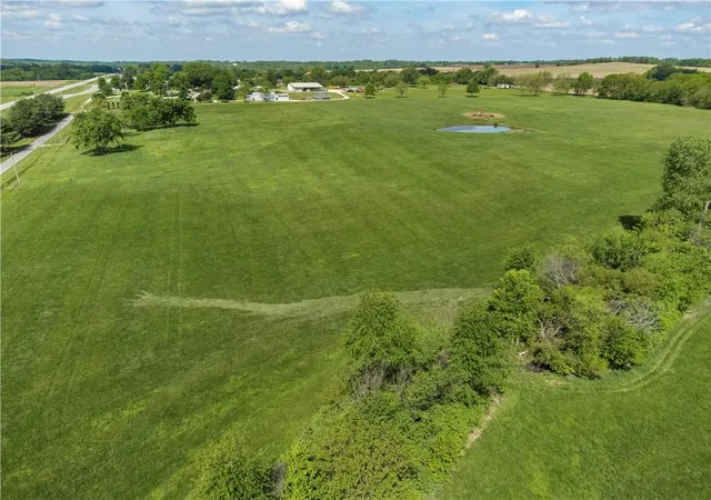 Homes for sale in Buckner, MO | 30500 E Us 24 Hwy, Buckner, MO 64016 | MLS# 2616672