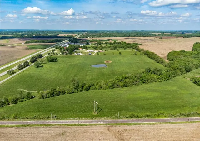 Homes for sale in Buckner, MO | 30500 E Us-24 Hwy, Buckner, MO 64016 | MLS# 2616672