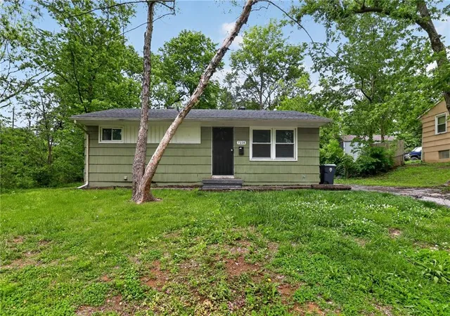 Photo 1 of Sale Pending at 7608 E 48th Terrace, Kansas City, MO 64129 | MLS# 2616695 | Listing updated on 2026-09-03