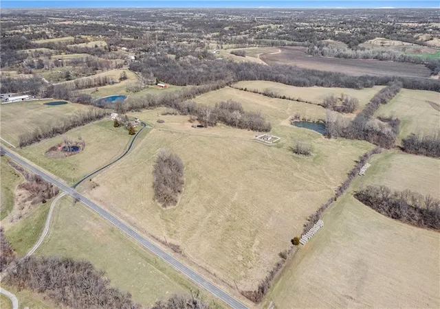 3rd image of 18211 Plattsburg Rd, Holt, MO 64048 | MLS# 2616708