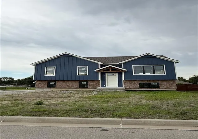 Homes for sale in Cameron, MO | 302 Lykins Ln, Cameron, MO 64429 | MLS# 2616784