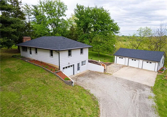 Photo 2 of Single family home for sale at 16929 State Route Dd Hwy, Savannah, MO 64485 | MLS# 2616805 | Listing updated on 2026-09-23