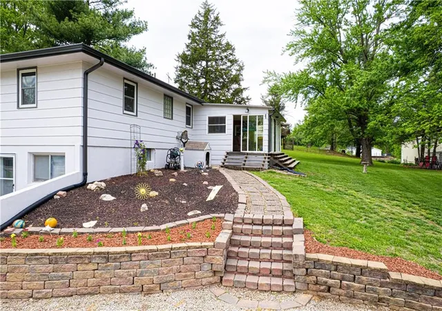 Photo 3 of Single family home for sale at 16929 State Route Dd Hwy, Savannah, MO 64485 | MLS# 2616805 | Listing updated on 2026-09-23
