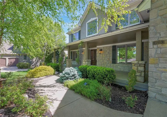 Photo 4 of Single family home for sale at 15225 Perry St, Overland Park, KS 66221 | MLS# 2616819 | Listing updated on 2026-09-26