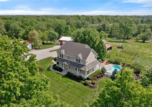 Homes for sale in Louisburg, KS | 35559 Metcalf Rd, Louisburg, KS 66053 | MLS# 2616823