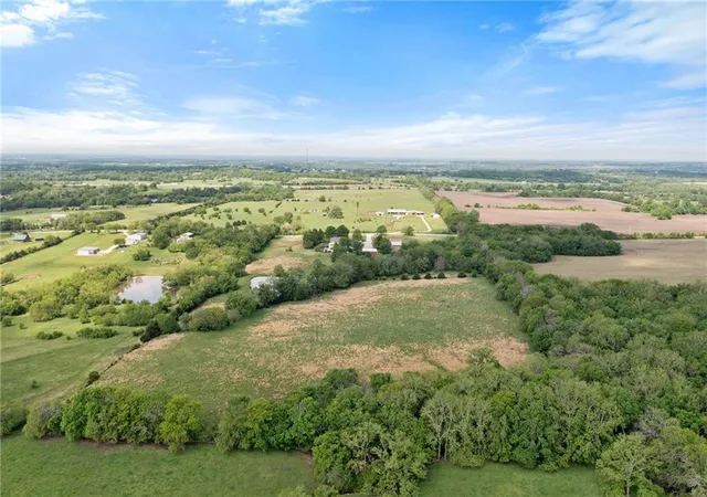 Homes for sale in Louisburg, KS | 35559 Metcalf Rd, Louisburg, KS 66053 | MLS# 2616823