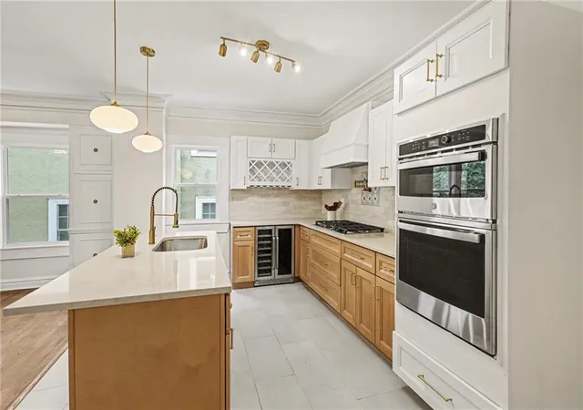 1st image of 122 E 59th St, Kansas City, MO 64113 | MLS# 2616832