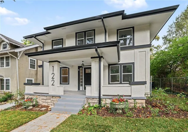 Photo 2 of Single family home for sale at 122 E 59th Street, Kansas City, MO 64113 | MLS# 2616832 | Listing updated on 2026-10-17