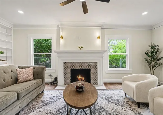 2nd image of 122 E 59th St, Kansas City, MO 64113 | MLS# 2616832