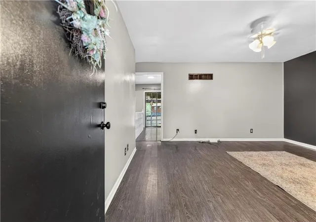 3rd image of 705 Ne Darwin St, Lees Summit, MO 64063 | MLS# 2616900