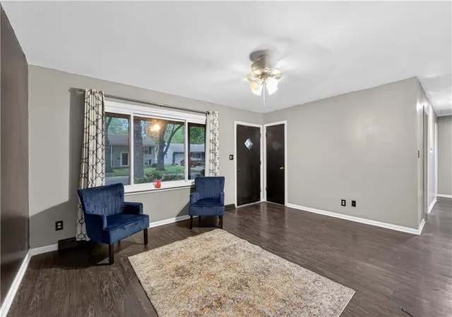 5th image of 705 Ne Darwin St, Lees Summit, MO 64063 | MLS# 2616900
