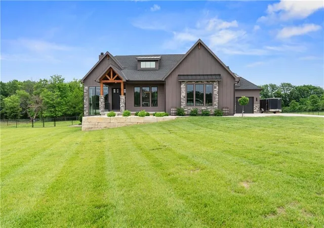 Photo 3 of Sale Pending at 13405 Woodland Ranch Dr, Lees Summit, MO 64086 | MLS# 2616924 | Listing updated on 2026-09-13