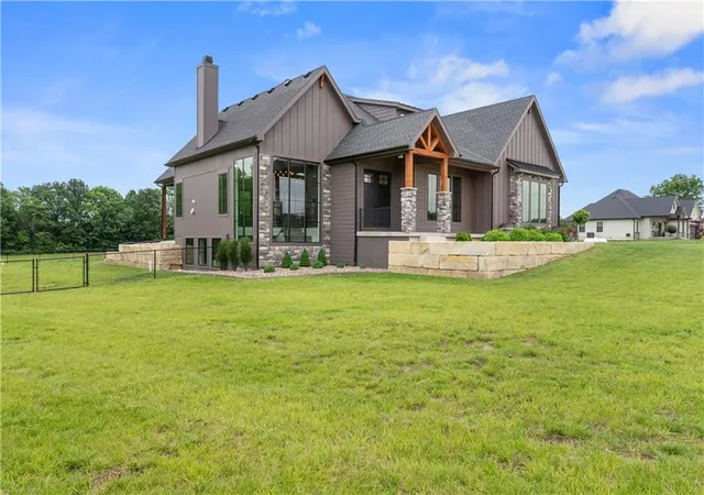 Photo 3 of Sale Pending at 13405 Woodland Ranch Dr, Lees Summit, MO 64086 | MLS# 2616924 | Listing updated on 2026-09-13