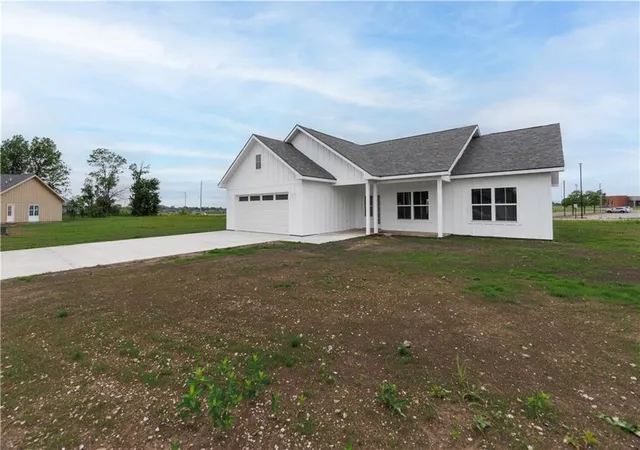 Homes for sale in Independence, KS | 617 Catalpa St, Independence, KS 67301 | MLS# 2616946