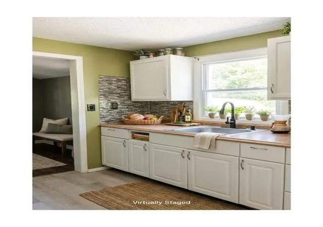 Photo 4 of Single family home for sale at 3618 E Gregory Blvd, Kansas City, MO 64132 | MLS# 2616956 | Listing updated on 2026-09-20