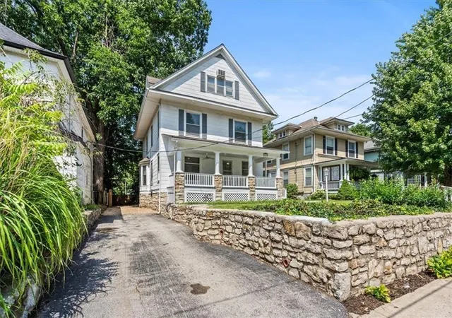 1st image of 920 S Main Ave, Independence, MO 64050 | MLS# 2616994