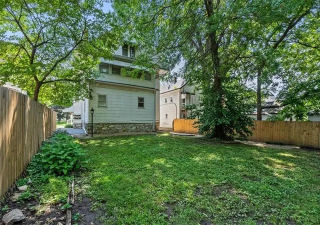 36th image of 920 S Main Ave, Independence, MO 64050 | MLS# 2616994