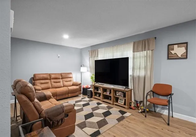 Photo 3 of Sale Pending at 10711 Ewing Dr, Kansas City, MO 64134 | MLS# 2616998 | Listing updated on 2026-08-22