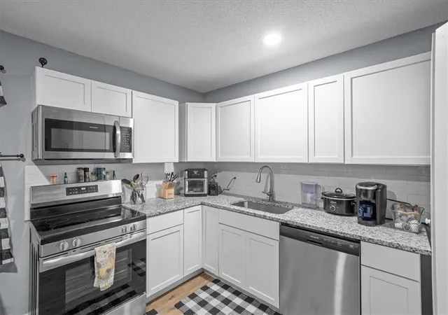 Photo 4 of Sale Pending at 10711 Ewing Dr, Kansas City, MO 64134 | MLS# 2616998 | Listing updated on 2026-08-22
