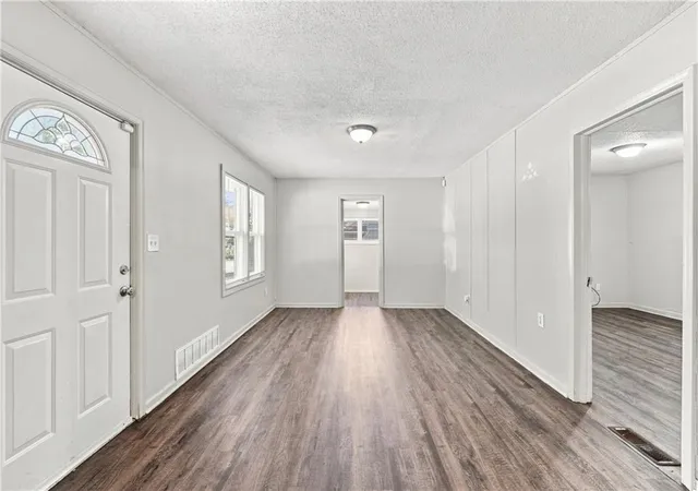 Photo 2 of Single family home for sale at 11217 Applewood Dr, Kansas City, MO 64134 | MLS# 2617016 | Listing updated on 2026-09-18