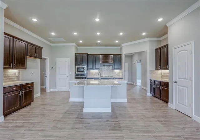 Photo 2 of Single family home for sale at 18540 W 195 Terrace, Spring Hill, KS KS | MLS# 2617017 | Listing updated on 2026-09-02
