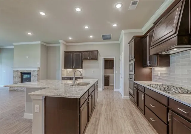 Photo 3 of Single family home for sale at 18540 W 195 Terrace, Spring Hill, KS KS | MLS# 2617017 | Listing updated on 2026-09-02
