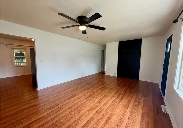 5th image of 205 Hostetter St, Buckner, MO 64016 | MLS# 2617052