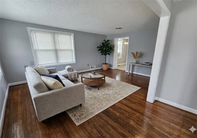 2nd image of 808 N Emery St, Independence, MO 64050 | MLS# 2617076