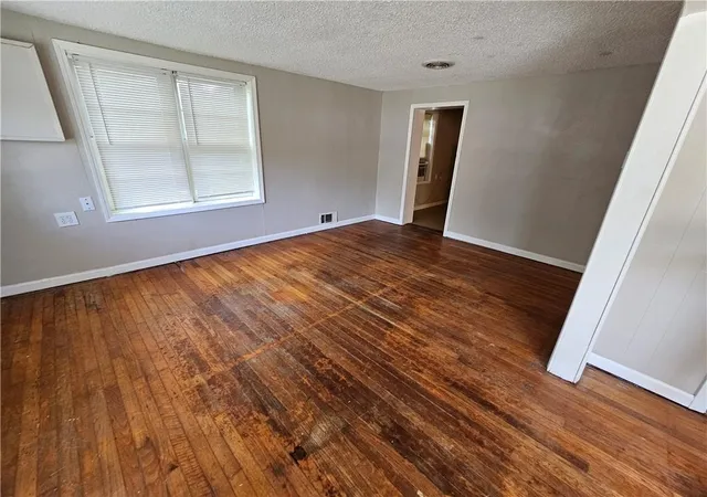 Photo 1 of House for sale at 808 N Emery St, Independence, MO 64050 | MLS# 2617076 | Listing updated on 2026-08-18