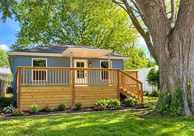Photo 1 of Sale Pending at 705 S Fairview Ave, Independence, MO 64053 | MLS# 2617080 | Listing updated on 2026-08-19