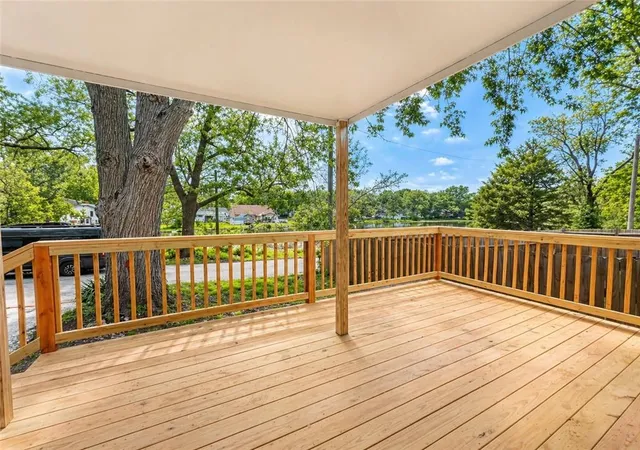 Photo 3 of Sale Pending at 705 S Fairview Ave, Independence, MO 64053 | MLS# 2617080 | Listing updated on 2026-08-19