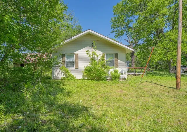 Homes for sale in Fort Scott, KS | 442 128Th Ter, Fort Scott, KS 66701 | MLS# 2617087