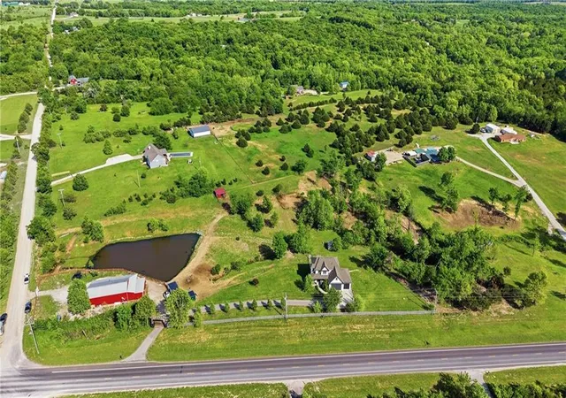Homes for sale in Linwood, KS | 18411 Linwood Rd, Linwood, KS 66052 | MLS# 2617098