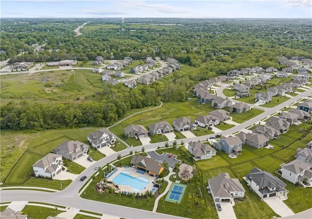 49th image of 202 Nw Joshua Dr, Lees Summit, MO 64081 | MLS# 2617127
